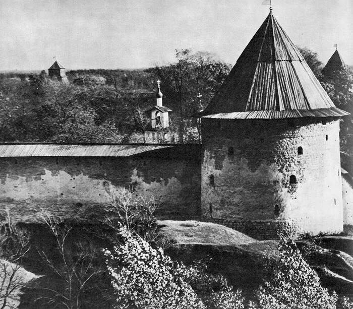 Печорская крепость. Изборская башня Псково-Печерского монастыря. Тайловская башня Печоры. Печоры крепость. Печерская крепость.