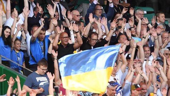    УЕФА объяснил инцидент с флагом Украины в Стамбуле Игорь Серебряный