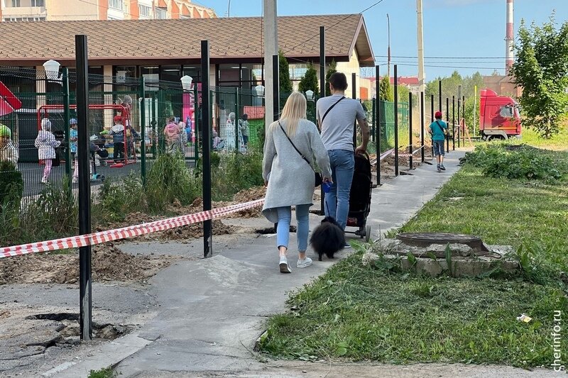    В городской суд обратилась компания "Газпром теплоэнерго Вологда", так как земляные работы проводились без согласования с ресурсниками в охранной зоне теплосети.