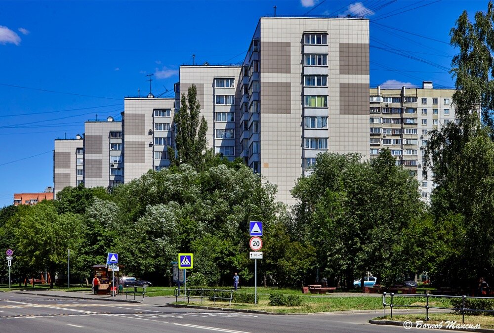 В середине декабря, начальство решило провести собрание, на котором должен был присутствовать, начальник отдела жилых помещений и руководители групп.