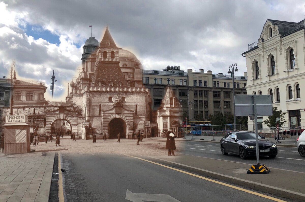 Воссозданная стена со стороны площади