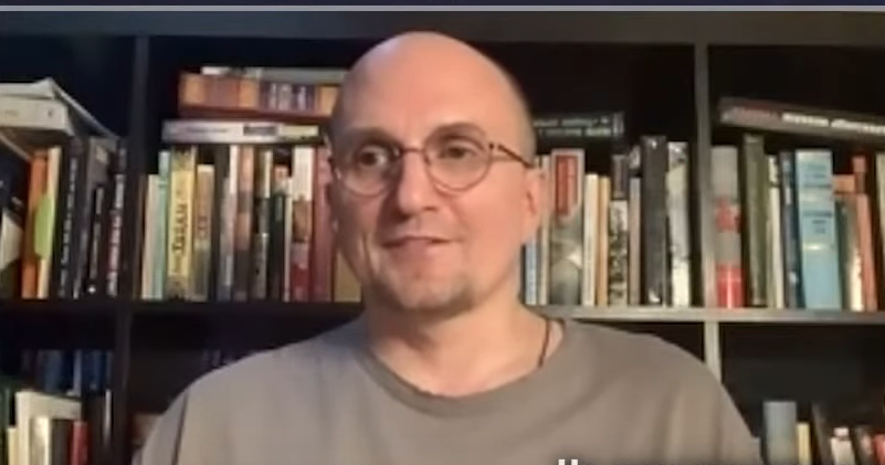 Сергей Сергеевич Карнаухов - преподаватель РАНХИГСа, юрист, настоящий полковник, ветеран боевых действий в ЧР, писатель, журналист, неравнодушный человек.