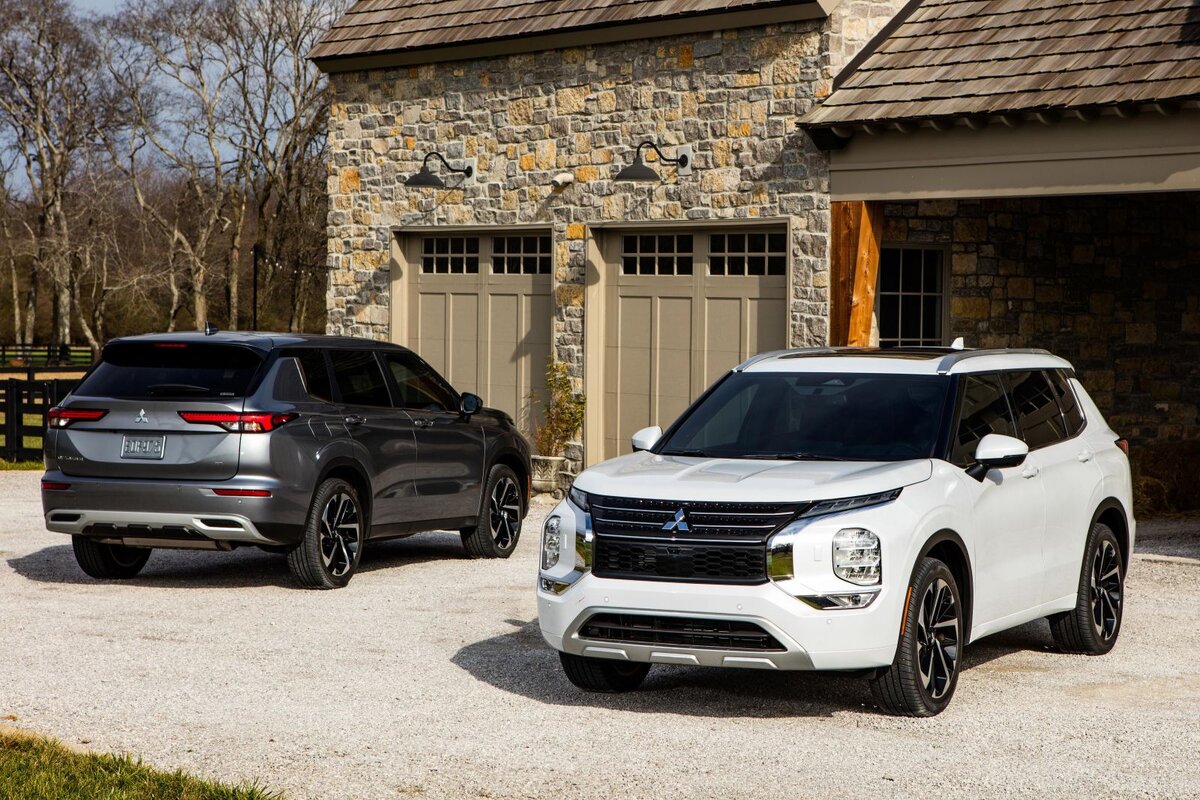 Mitsubishi outlander phev 2018. Мицубиси аутлендер 2022 phev. Митсубиси аутлендер 2021. Новый митсубиси аутлендер 4. Новый митсубиси аутлендер 4.