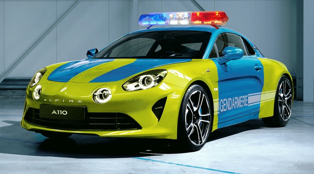 Спортивная машина Alpine A110 для французской полиции.