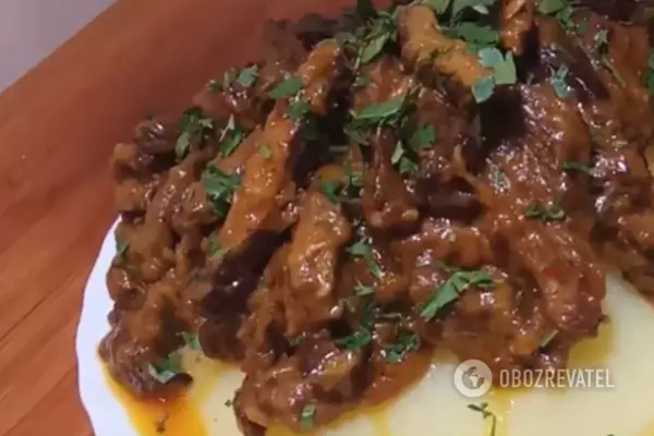 Подавайте блюдо с картофельным пюре