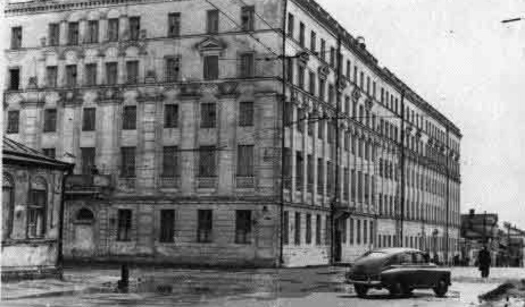 Здание суворовского училища. Фото из интернета