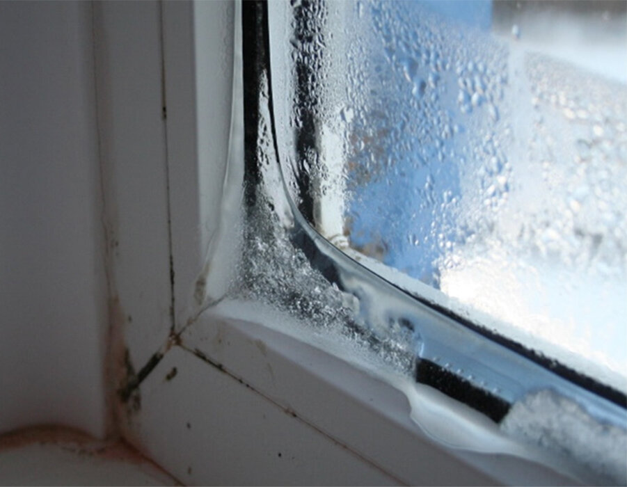 Так выглядит обледенение внутри стеклопакета