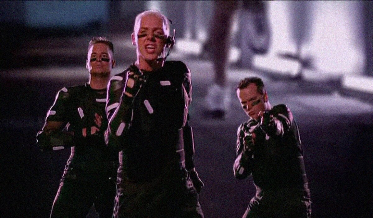 Группа «Scooter», кадр из клипа «How Much Is The Fish?» (1998)