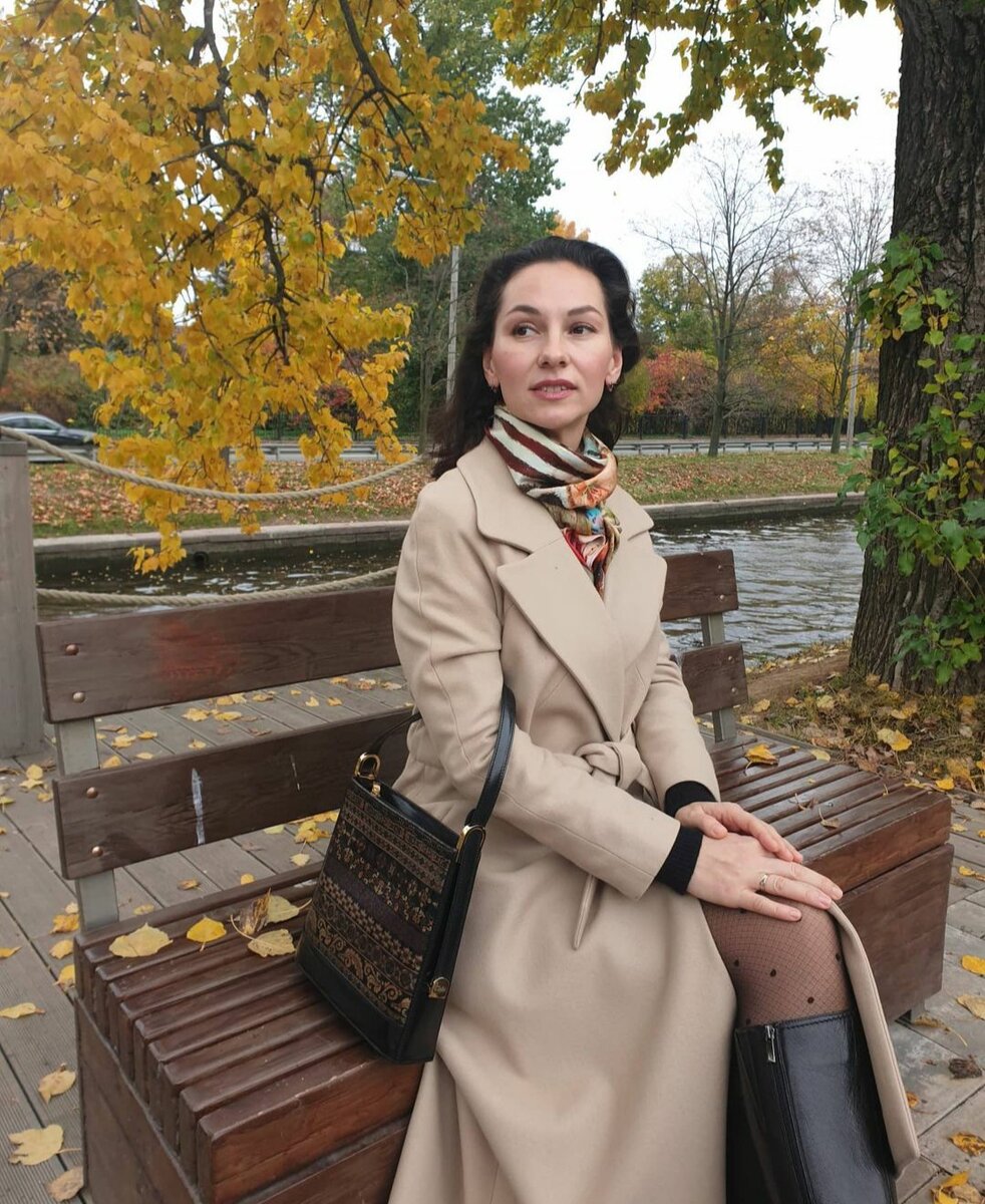 Тот редкий случай, когда прогноз погоды не подвел, и действительно не было дождя. Можно было выгулить свое бежевое пальто:).