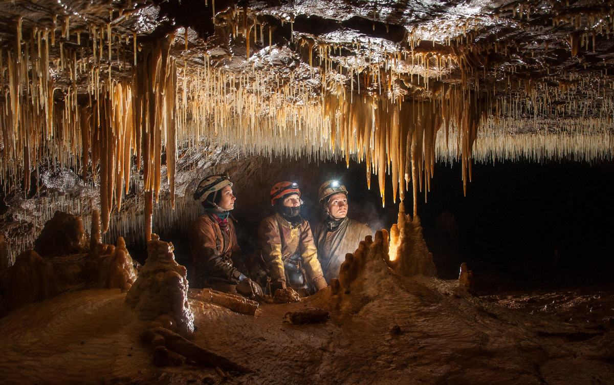 спелеотуризм туризм в крыму. спелеологи в пещере. пср в пещерах. кизеловская виашерская пещера пермский край. спелеотуризм туризм в крыму.