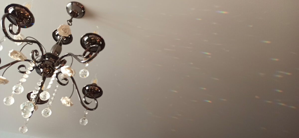 Радуга на потолке