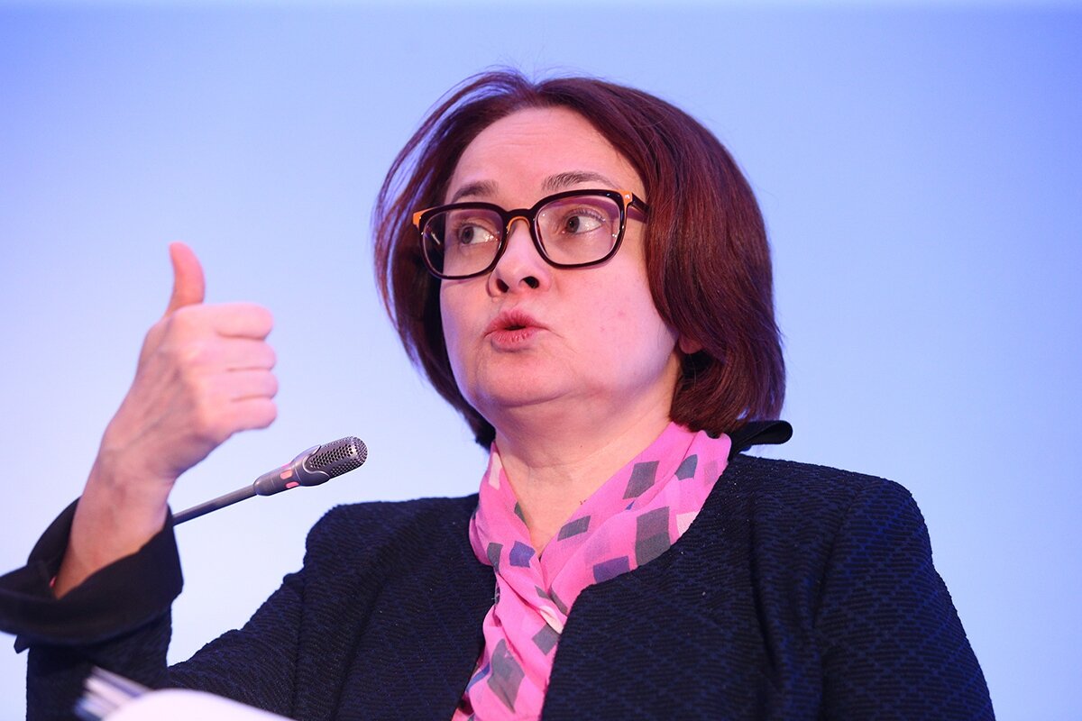 А стоило бы перенять опыт Эльвиры...