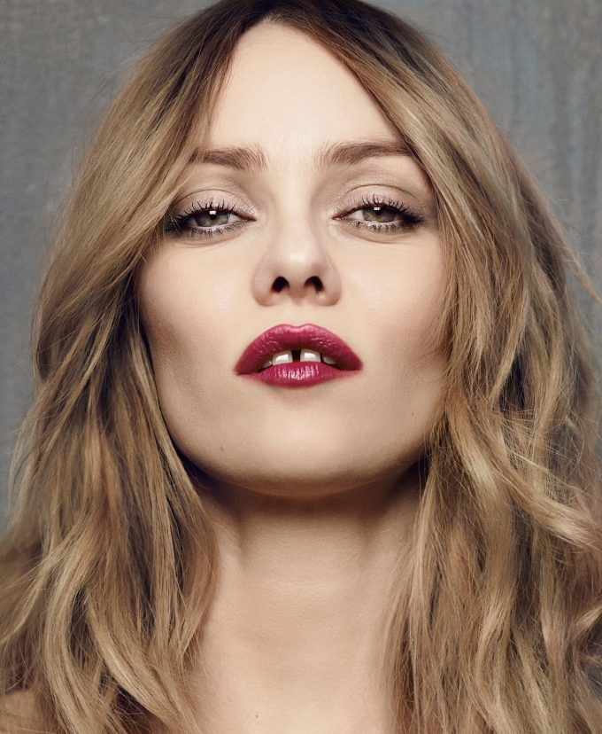 Vanessa Paradis / Facebook*