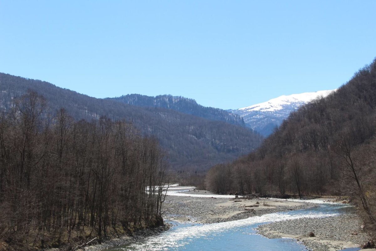 Очень люблю горную местность. И с огромным удовольствием переехала бы на ПМЖ 