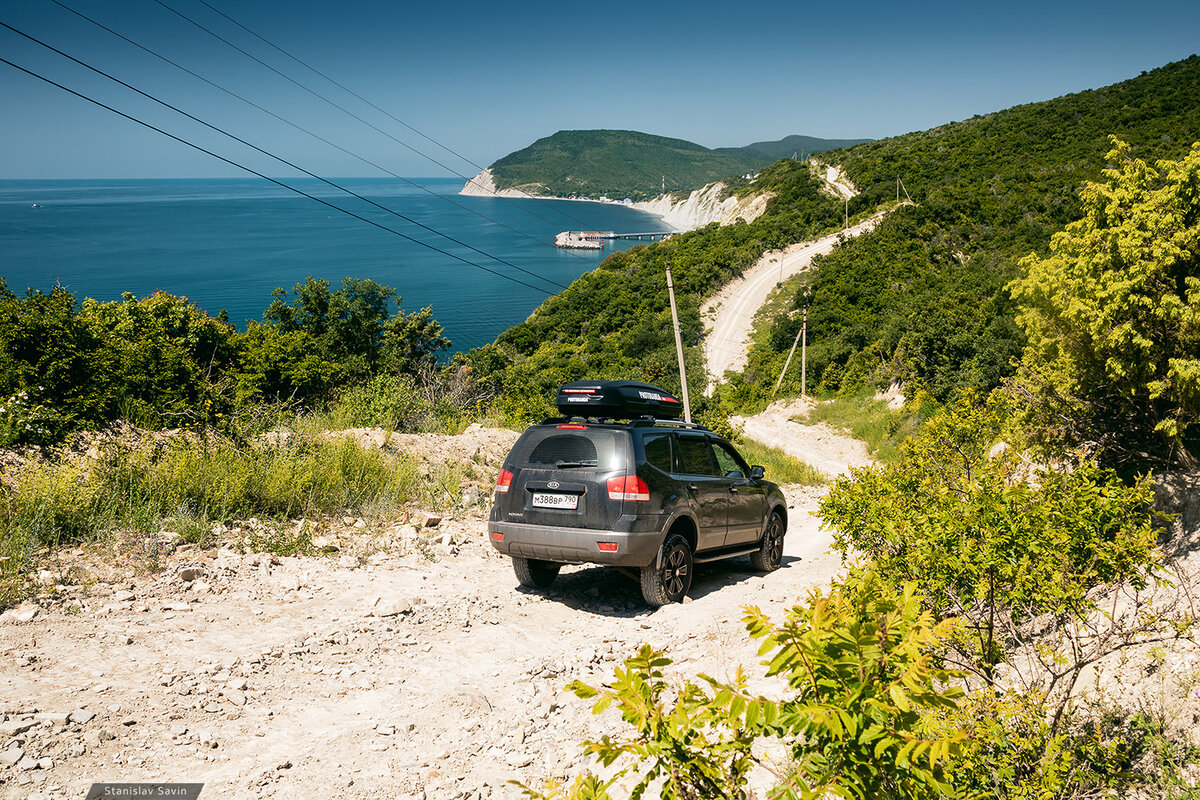 На фотографии как всегда не видно крутизну уклона, но могу заверить, временами было боязно! :)