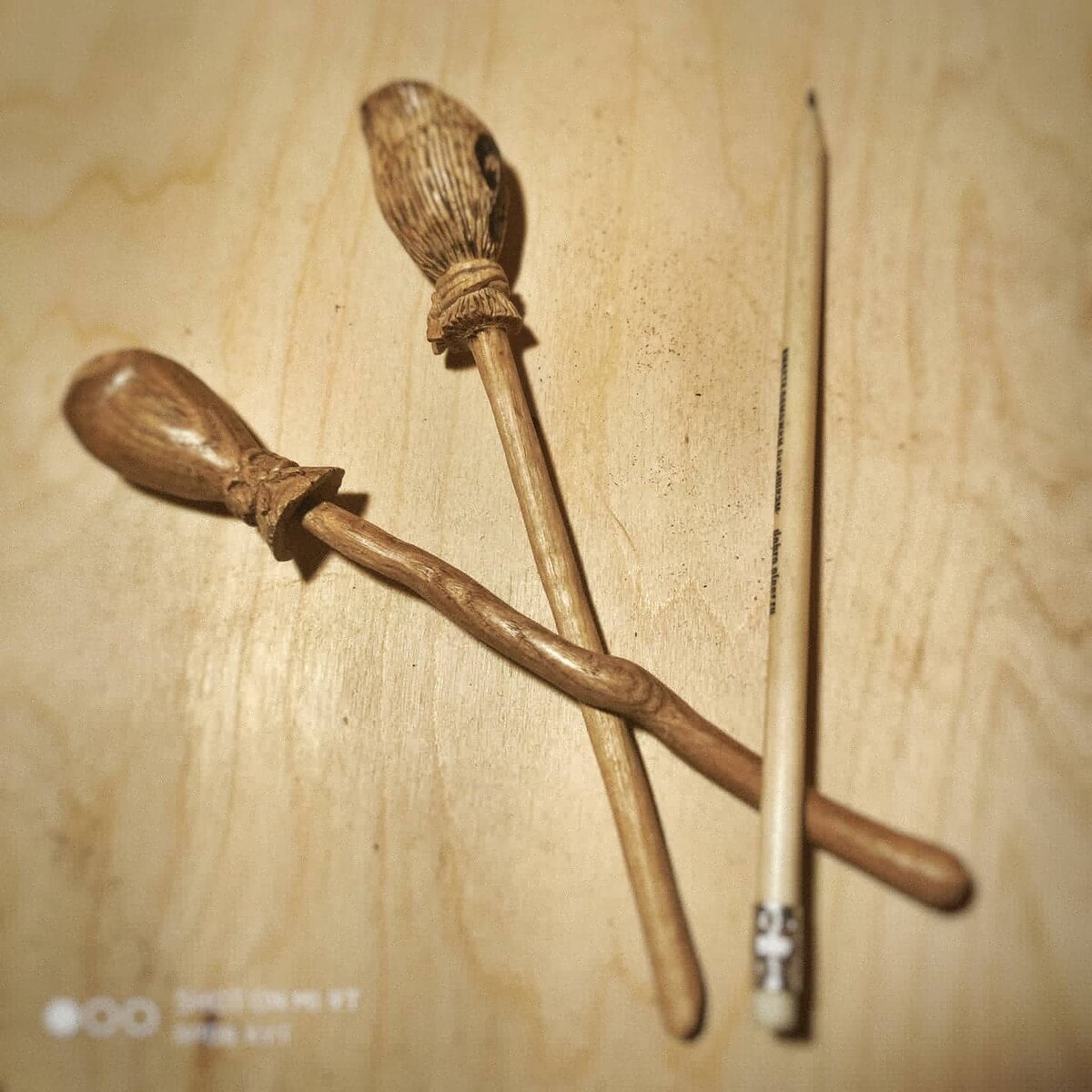 Заколки. Дуб. Резьба, вощение.