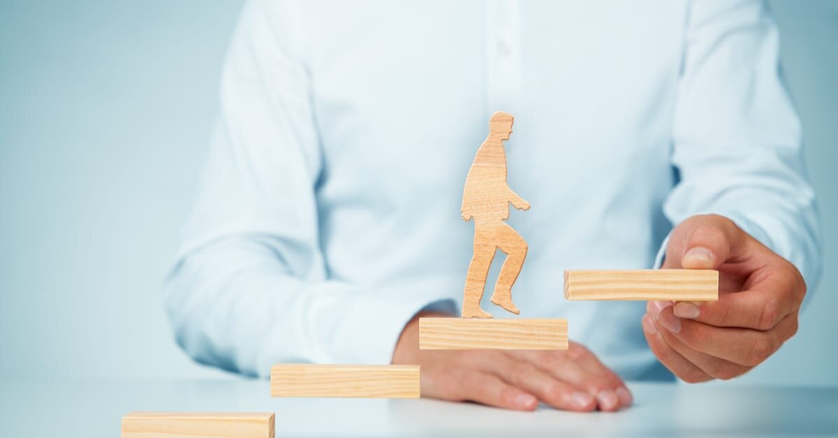 Весы обеспечат Рыбам кризис, за которым последует рост... 