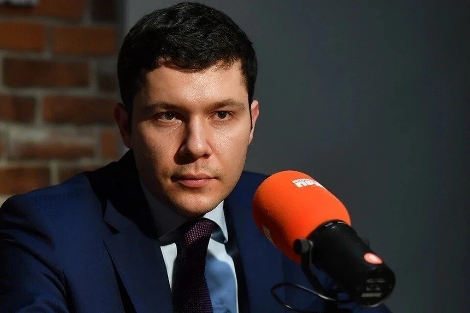     Антон Алиханов Виктор ГУСЕЙНОВ