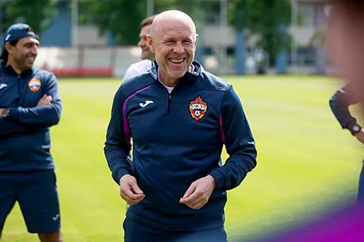 Пока "Спартак" и "Зенит" выясняют, кому больше подсуживают, я, тихой сапой, выхожу на первое место!). Владимир Федотов мощно начал официальные матчи с ЦСКА