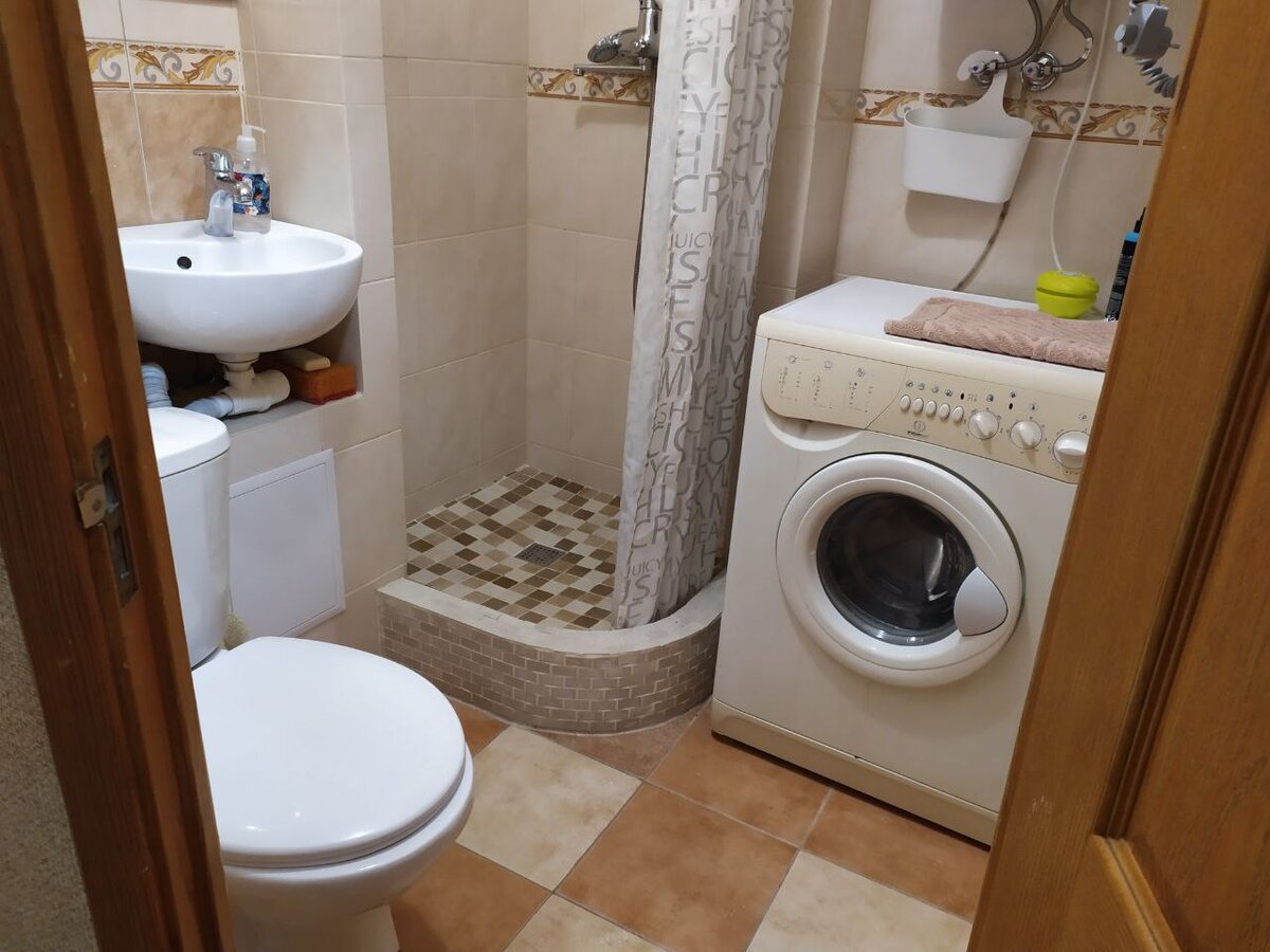 Не все, что мы обычно держим в этой комнате, может здесь долго храниться 