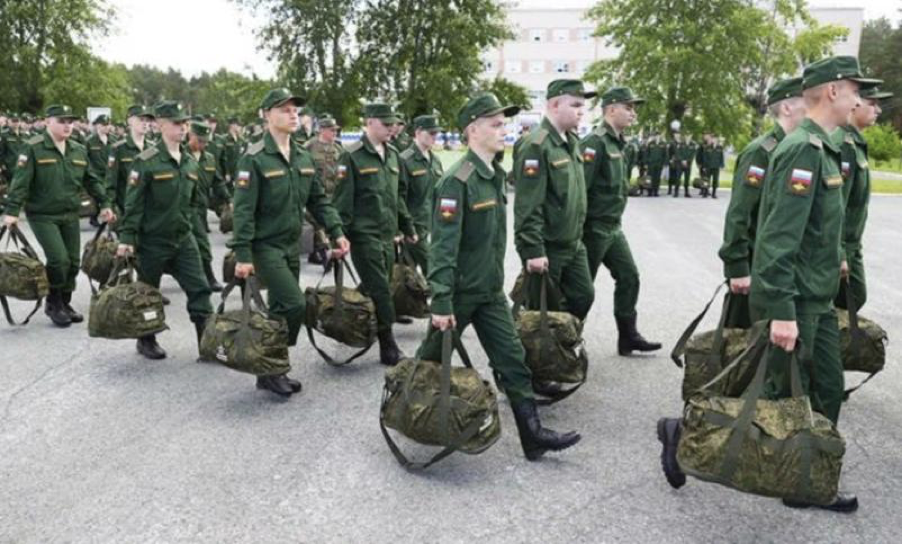 Проходил службу в рядах вооруженных сил. Призывники России. Осенний призыв. Воинская часть. Военный призыв