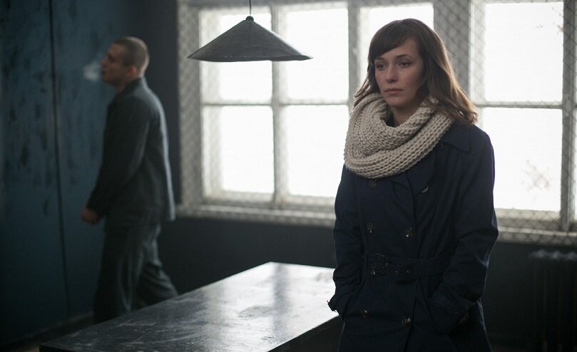 Мариетта бегущий по лезвию 2049. Маккензи дэвис бегущий по лезвию 2049. Харрисон форд бегущий по лезвию 2049. Беги концовка. Беги концовка.