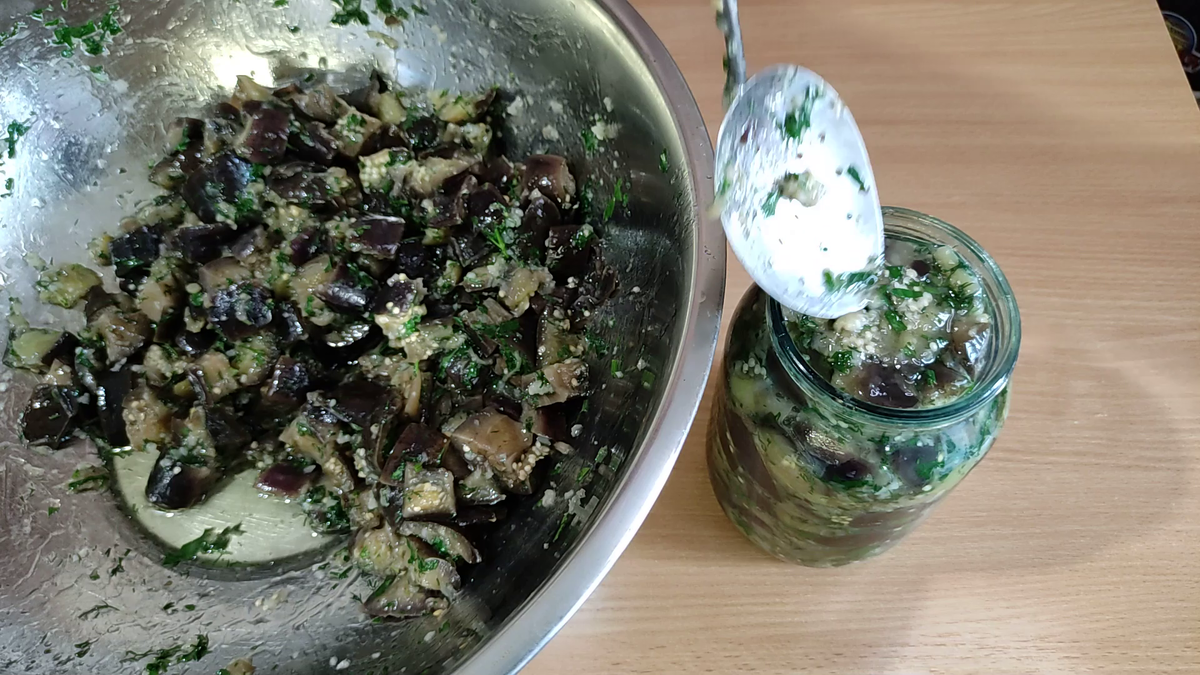 Баклажаны с чесноком маринованные в холодильнике. Баклажаны под грибы на зиму. Баклажаны грибочки на зиму. Баклажаны с грибами. Баклажаны под грибы на зиму.