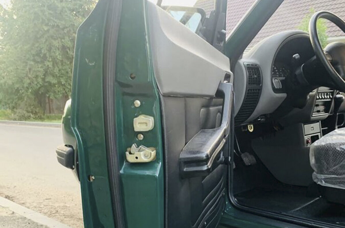    ГАЗ-3110 «Волга»   
Авто.ру