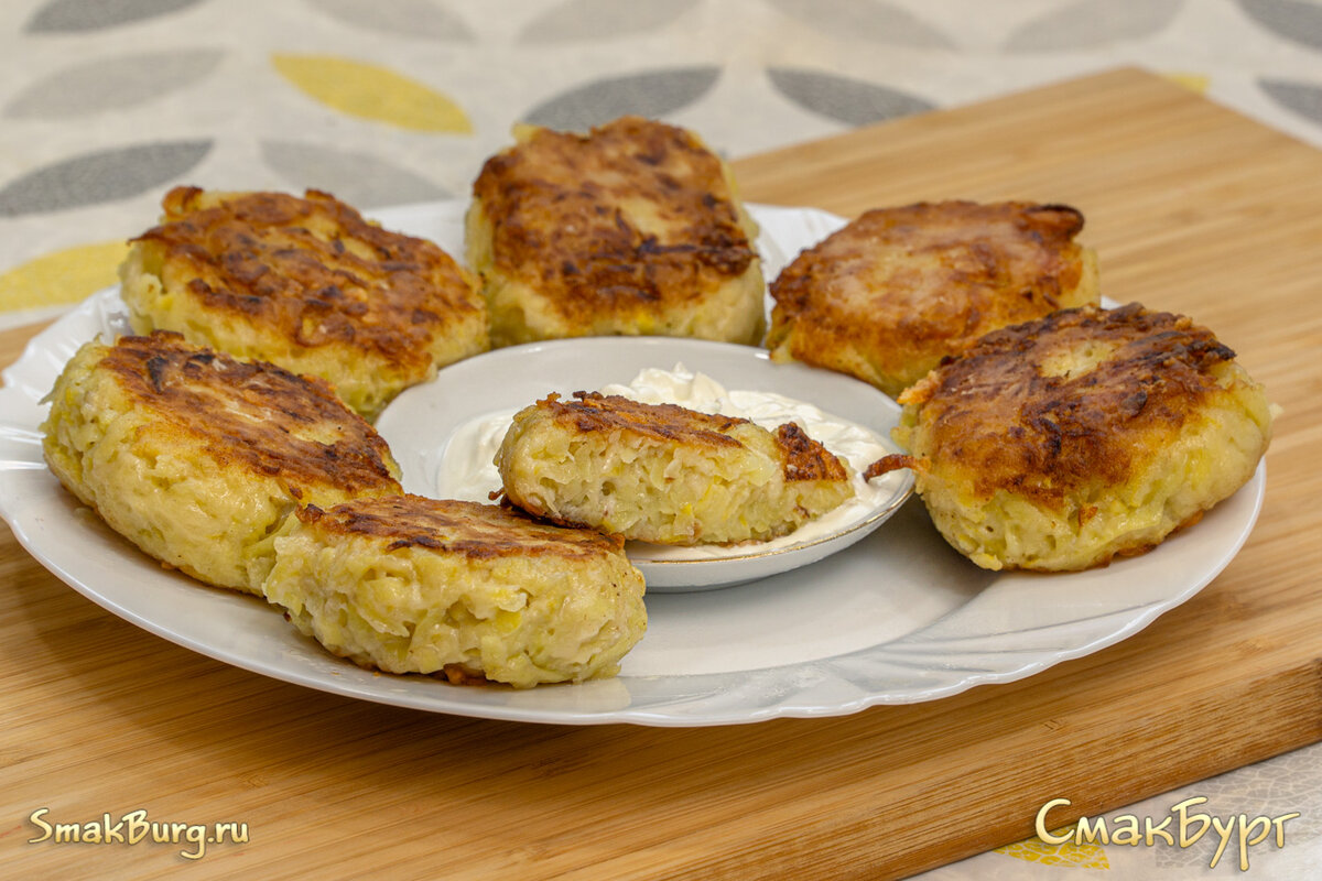 Аппетитные и румяные драники с кабачком и сыром во всей красе!