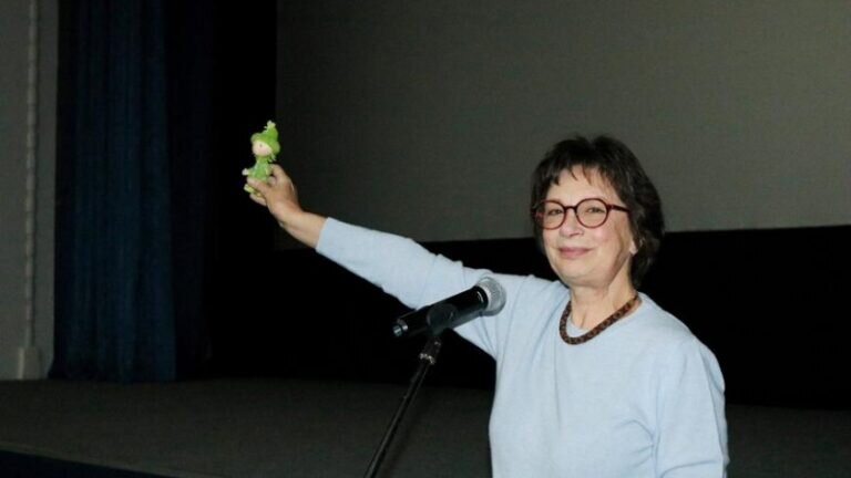    Известный режиссер Мария Муат научила юных оренбуржцев создавать детскую анимацию Кристина Просвиркина