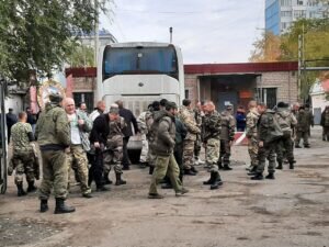  📷    Из Оренбурга отправили большую группу мобилизованных мужчин Белов Михаил Александрович