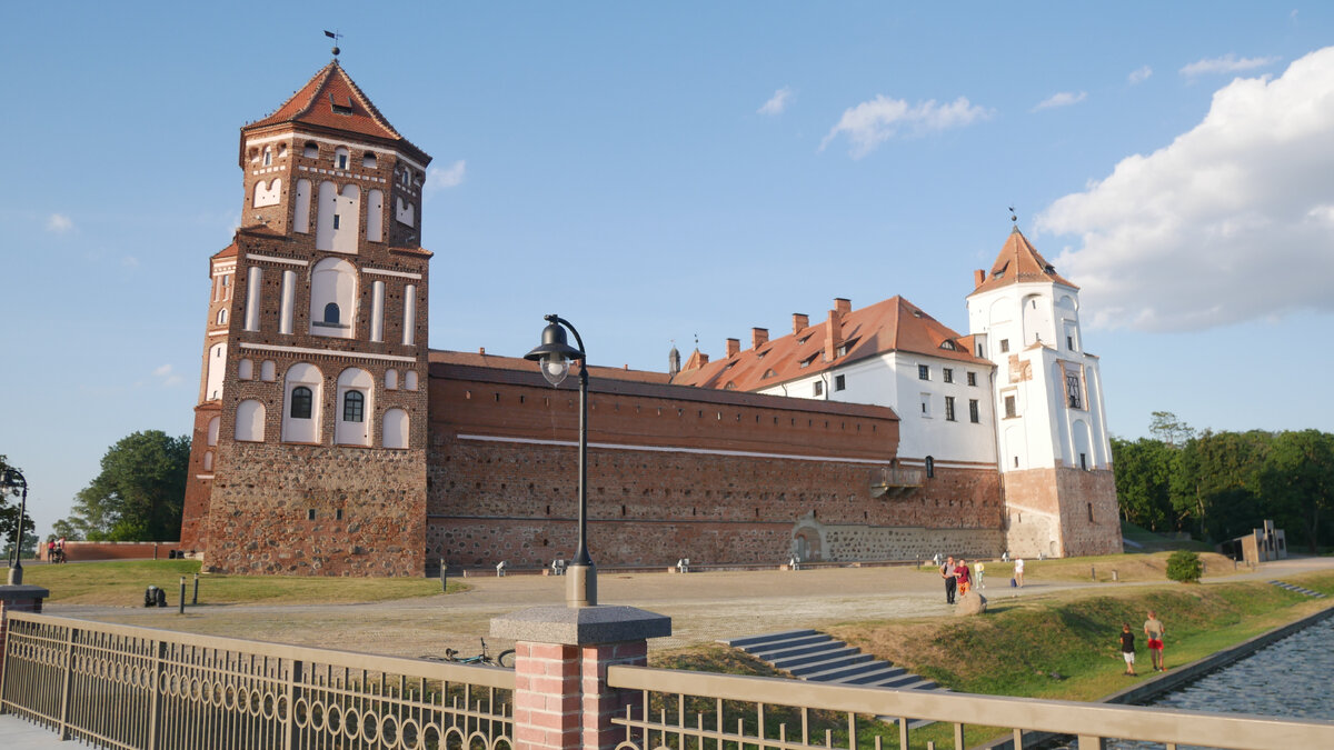 МИРСКИЙ ЗАМОК