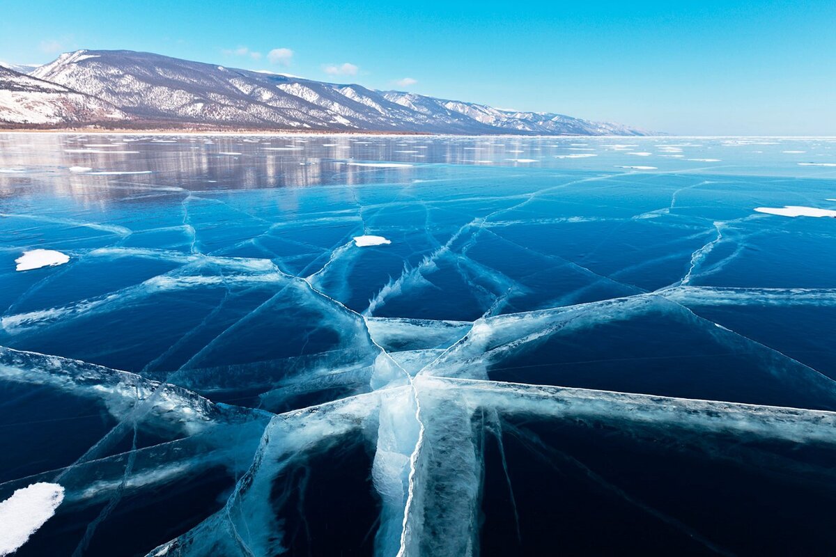 Байкальский дзен Одно из самых странных явлений, которое можно наблюдать в холодное время года на Байкале, ― это зависшая над озером галька.