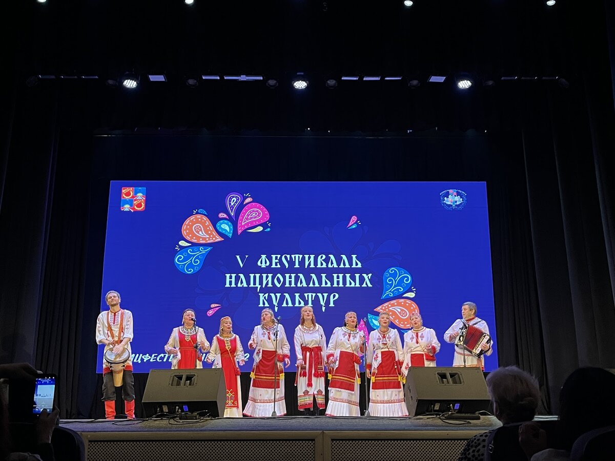 Аллея славы в донецке. Подмосковье. День балашихи 2024. Праздник в балашихе сегодня. Библиотечный дворик на день поселка.