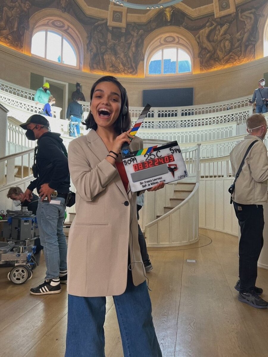     Кадр со съемок фильма «Голодные игры: Баллада о змеях и певчих птицах» (2023)