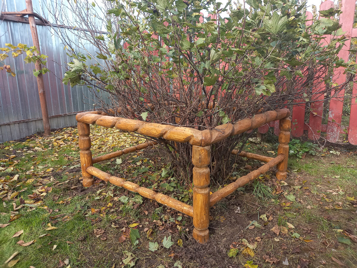 Опора для кустарников из дерева