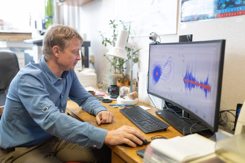 На фото: руководитель лаборатории многомасштабного математического моделирования УрФУ Дмитрий Александров