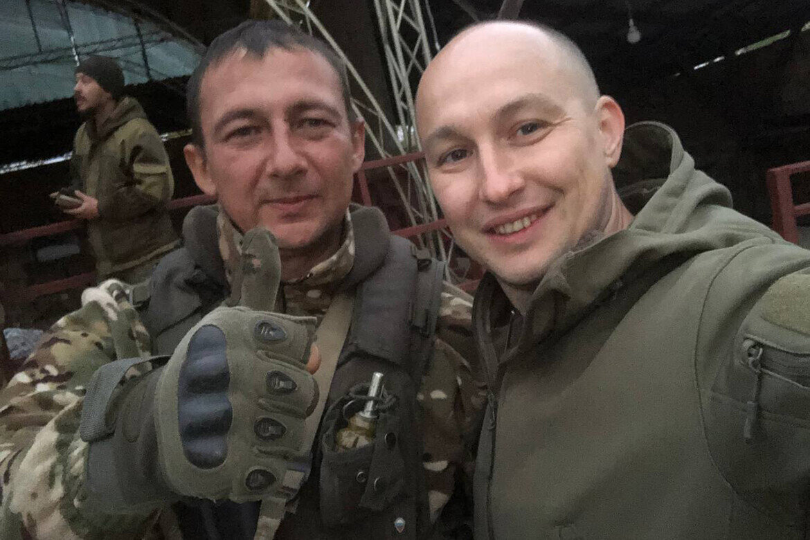 ​«Вся подготовка проходит с опытными инструкторами. Но не обходится без помощи товарищей». Фото: телеграм-канал @EduardSharafiev 