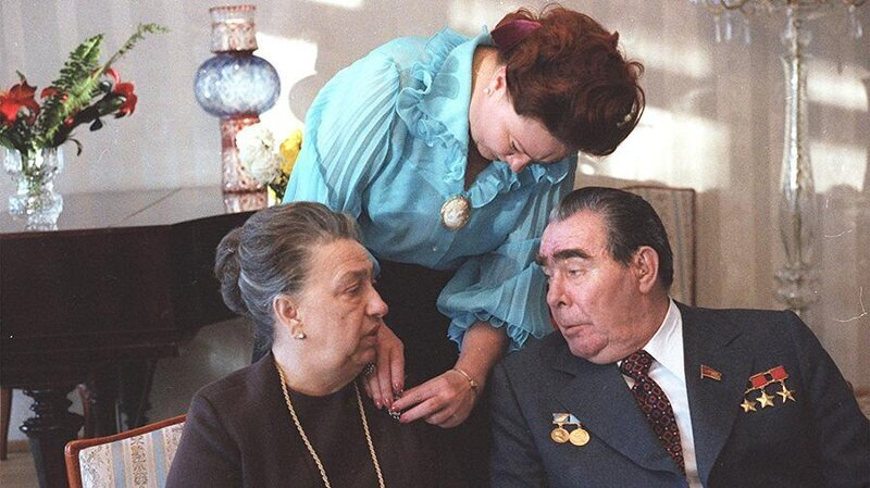 С супругой Викторией Петровной и дочерью Галиной, 1977 год. 