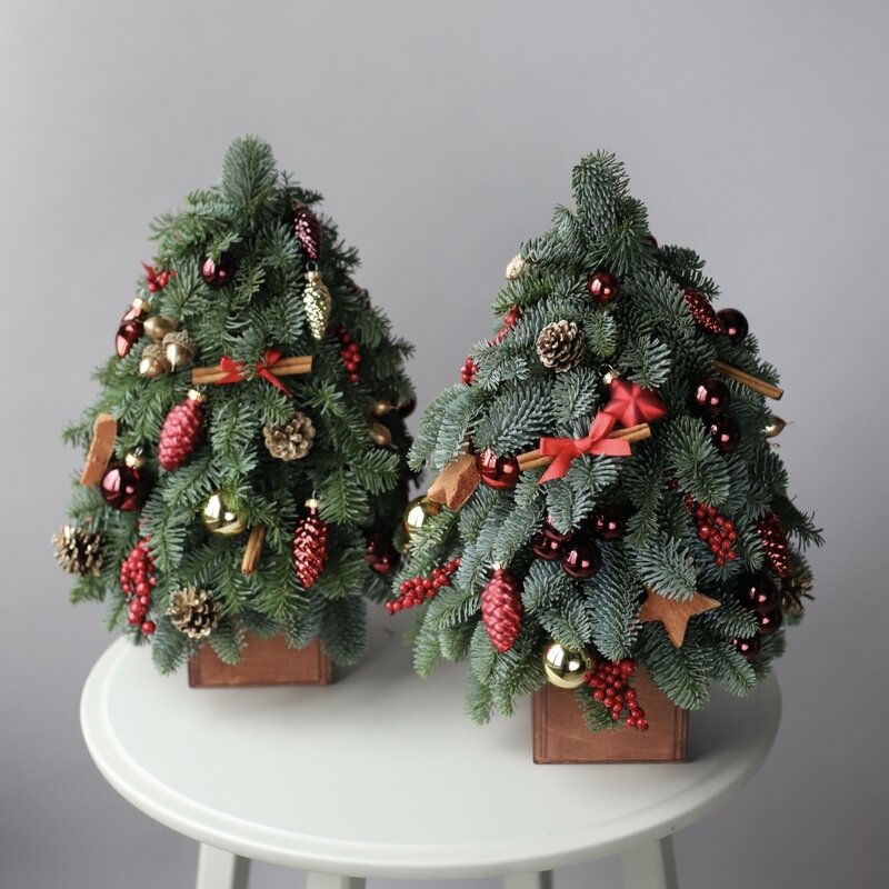 Найти большую елку для рождественского декора – это всегда трудно, а декабрь и без того очень нервный и сложный месяц.