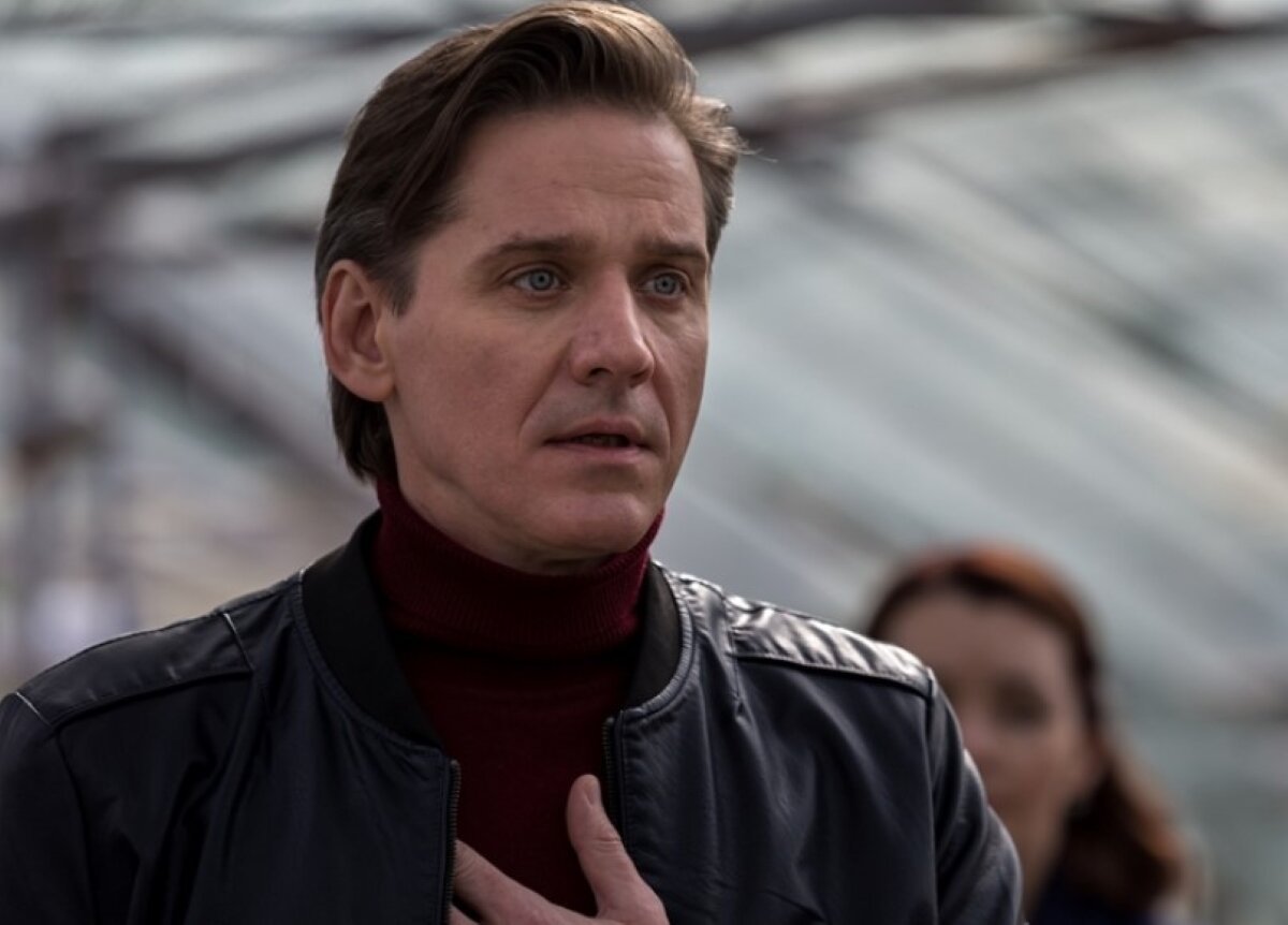     Юрий Батурин кадр из фильма "Счастье можно дарить"