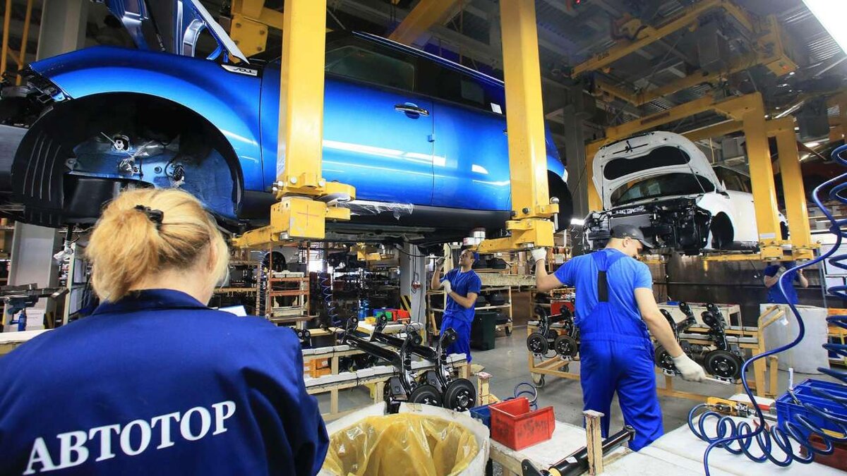    Калининградский автомобильный завод «Автотор» готовится запустить сборку машин новых брендов взамен покинувшего российский рынок BMW.