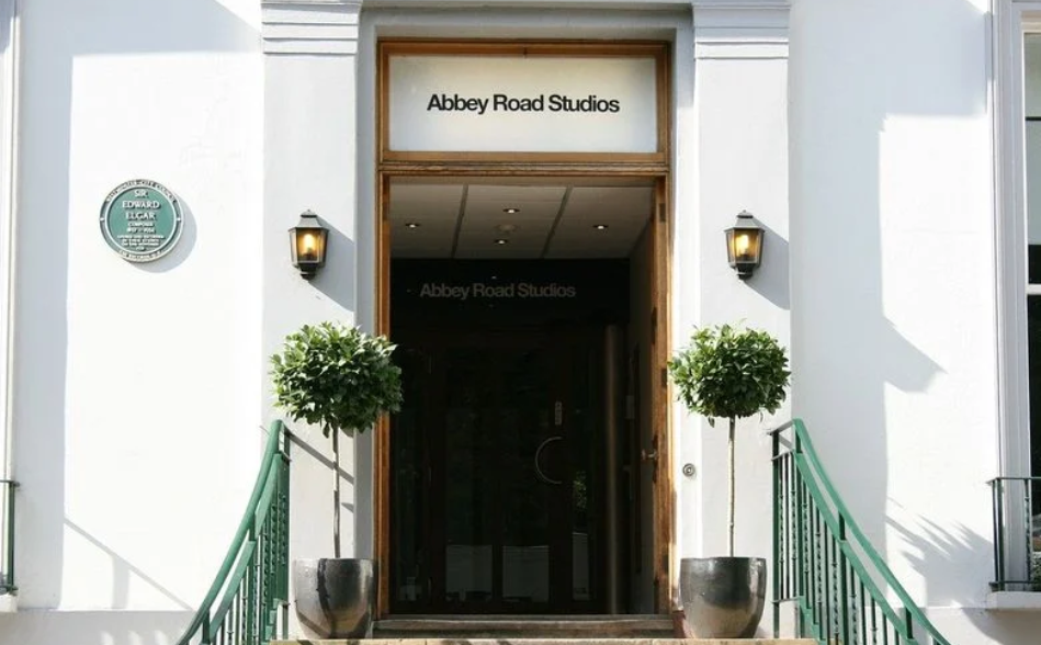 Исида студия. Abbey Road Mary MCCARTNEY. Abbey Road Studio.