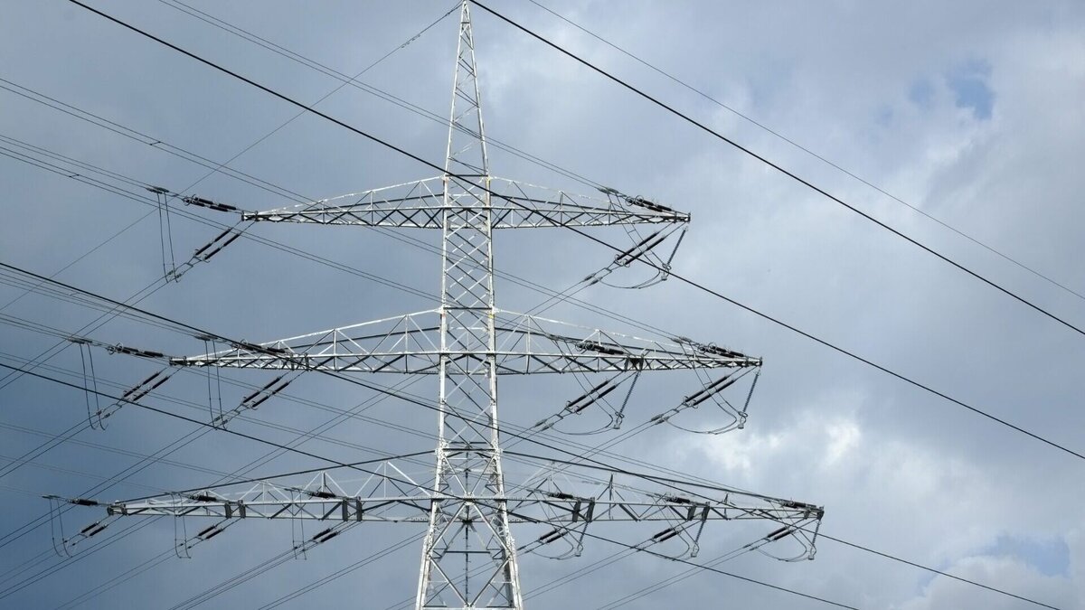     Российский центр гибкой электроники, который находится в составе группы «ТехноСпарк», и RnD-центр FlexLab окончили совместную разработку и провели успешные испытания прототипа миниатюрного харвестера. Данное устройство создано для преобразования световой энергии в электрическую.