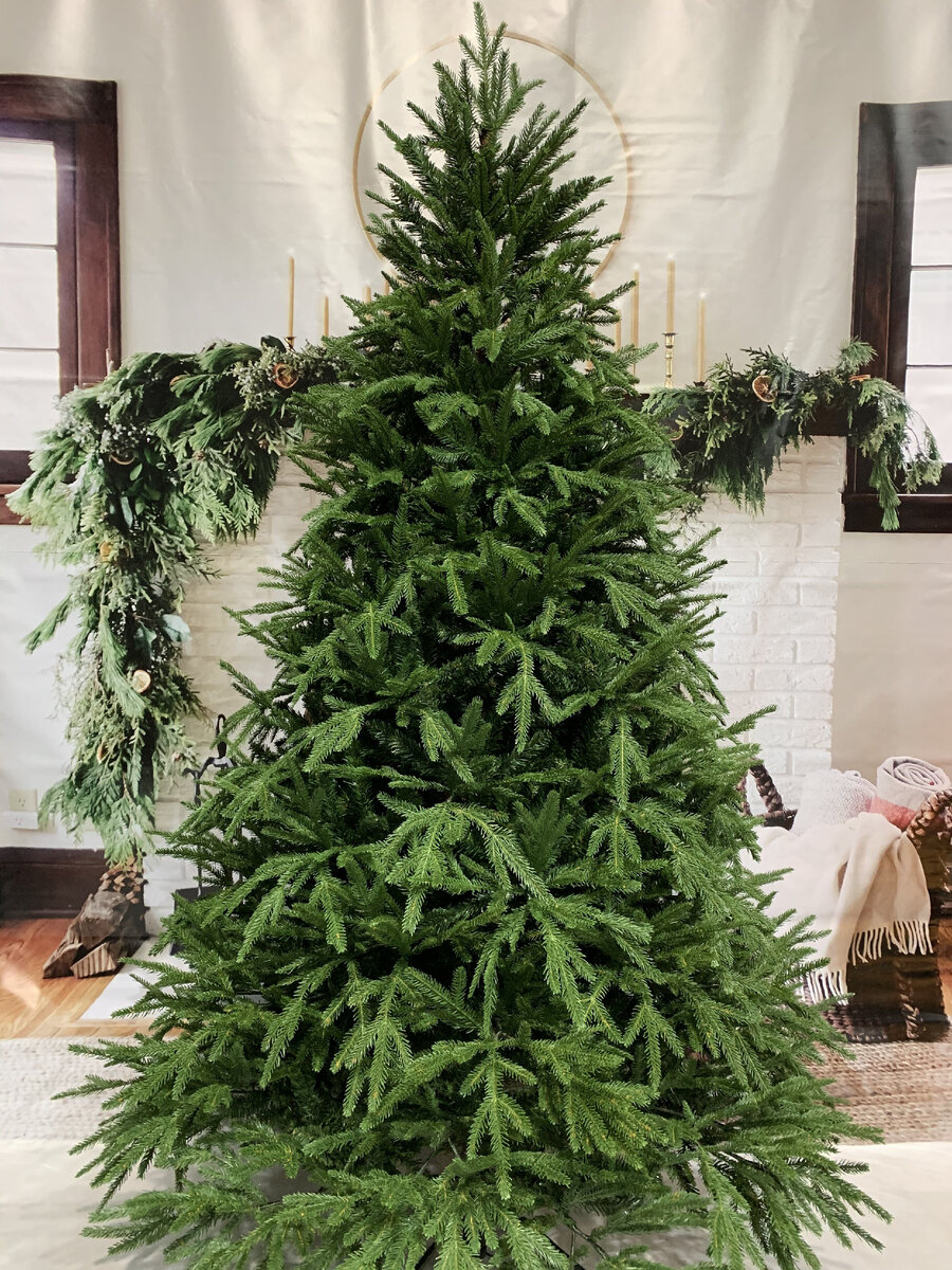 Искусственная зеленая ель, как настоящая 