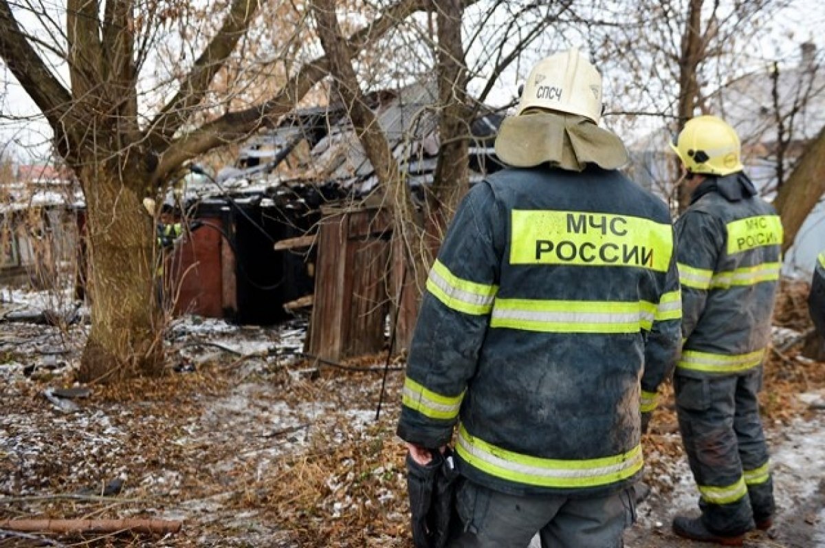    Житель Уяра погиб при пожаре в трёхквартирном одноэтажном доме.