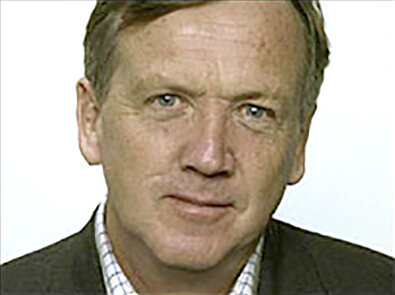 Робин Денслоу – британский писатель, журналист и телеведущий. Помимо освещения текущих событий, он много писал о мировой музыке для газеты The Guardian и других изданий. Одно время возглавлял музыкальную дискуссионную программу «Восемь дней в неделю».