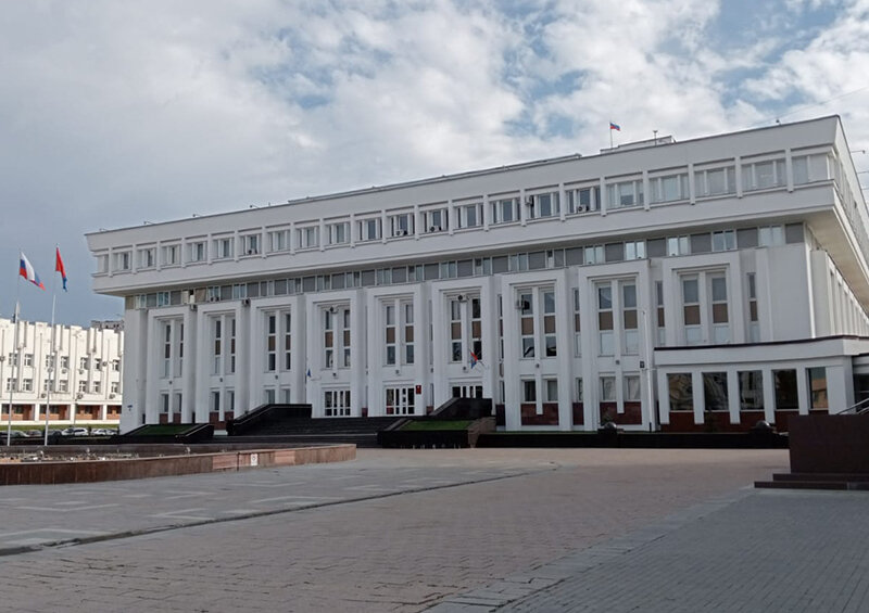    В Тамбове суд ограничил обвиняемую по делу о квартирах детей-сирот во времени ознакомления с уголовным делом из 70 томов