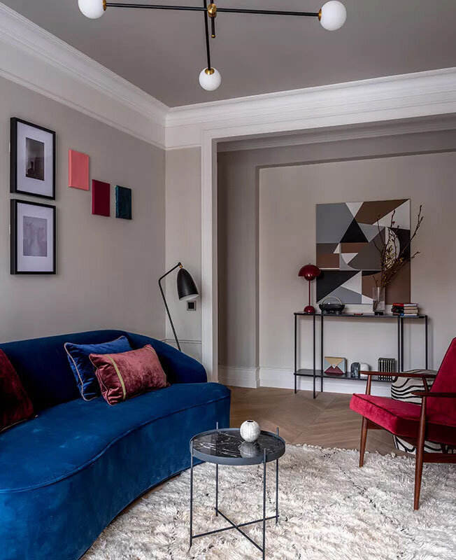 Ярко и стильно. Авангардный, эстетичный интерьер в старой хрущевке с низкими потолками