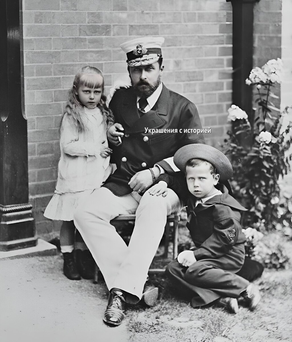 Принцесса Мария с отцом и единственным старшим братом